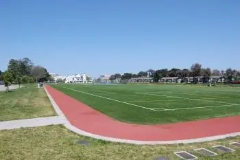 Большое поле Catamaran Park